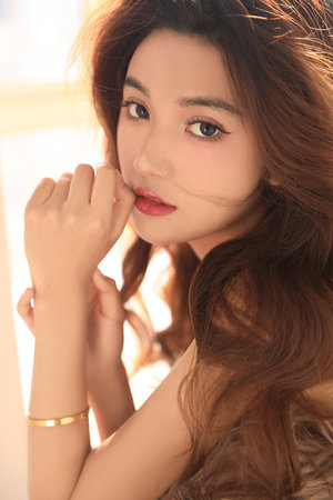 丰满身材大白巨乳妹子自慰啪啪