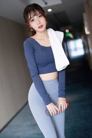 中文无码制服丝袜**av